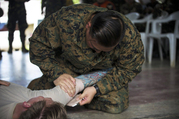 Battle Dressing Throwdown: NAR ETD vs. Israeli Pressure Dressing vs. OLAES